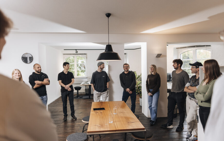 Bueroparallel - Mitarbeiter mein Daily Standup - Teil 1