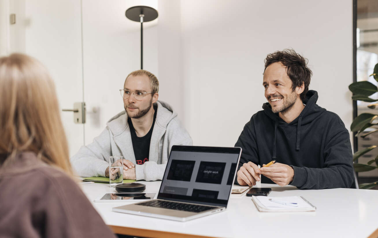 Bueroparallel besprechung 4