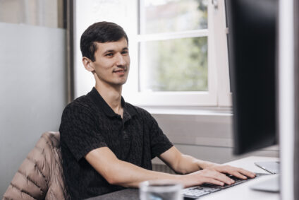 Bueroparallel - Mitarbeiter aus dem Bereich Entwicklung Teil 4